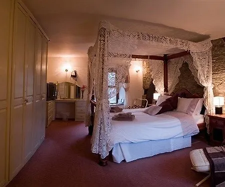 Hotel Causeway House